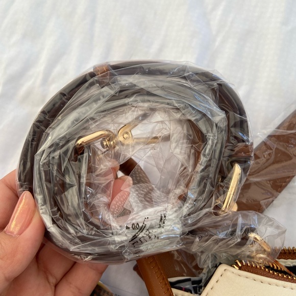 Nicole Lee Big Brother Shoulder Bag - Picture 6 of 6